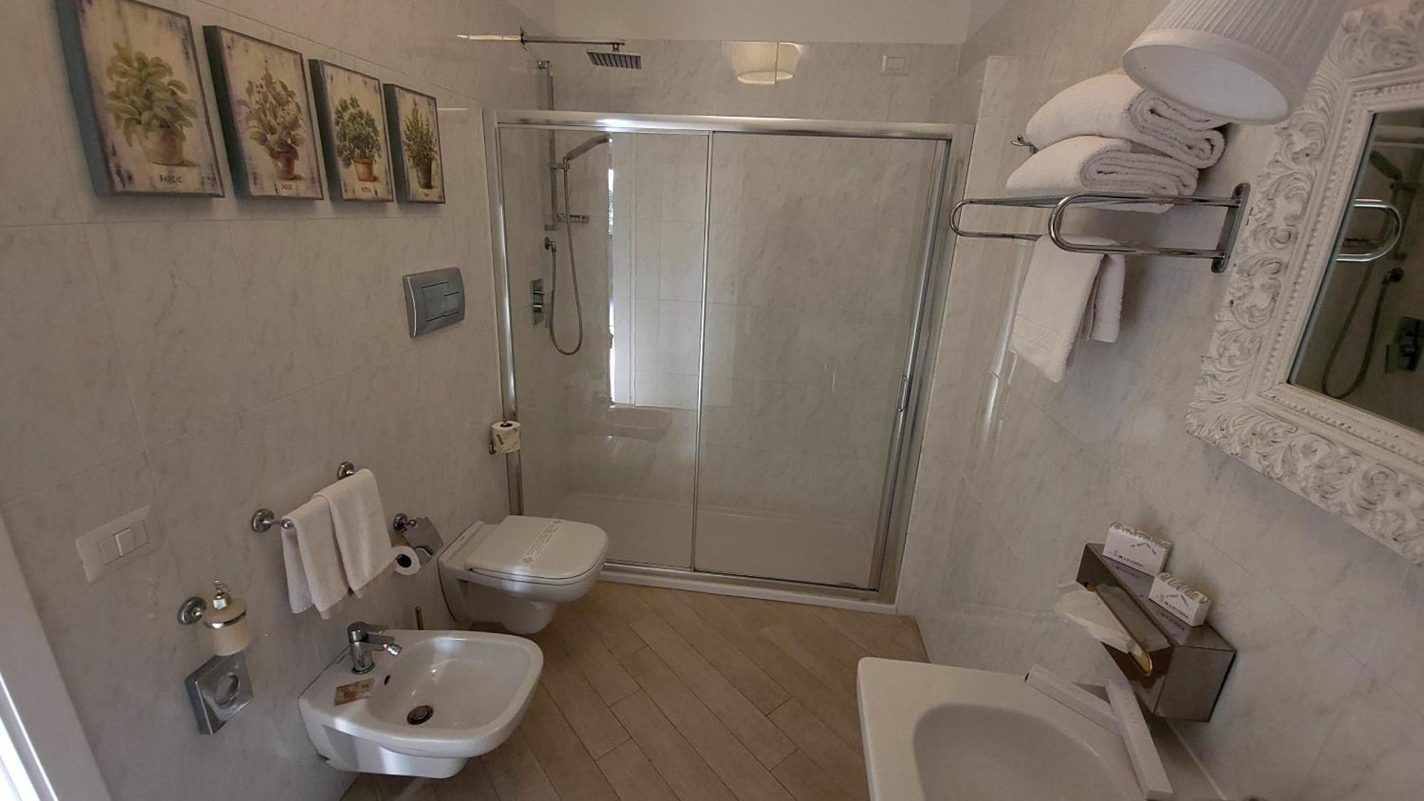 Deluxe Double Room,1769516771:JPEG